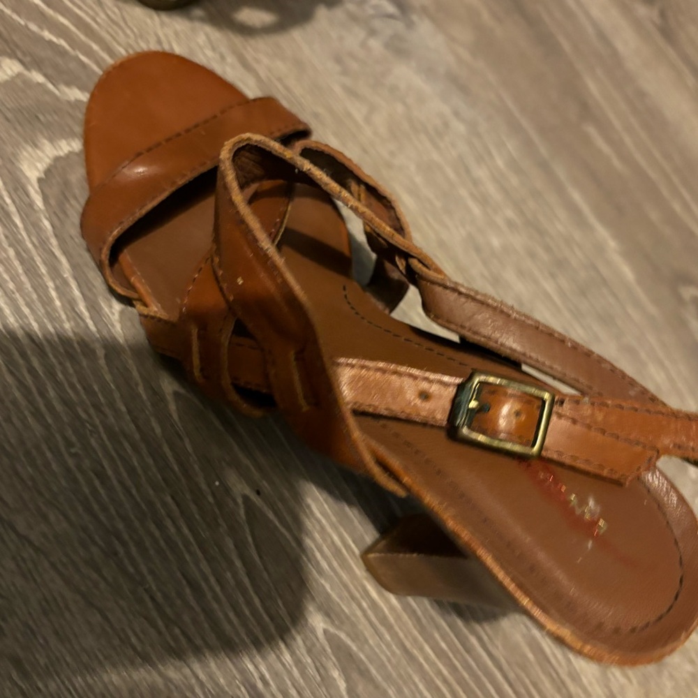 Beautiful tan leather strapped sandals